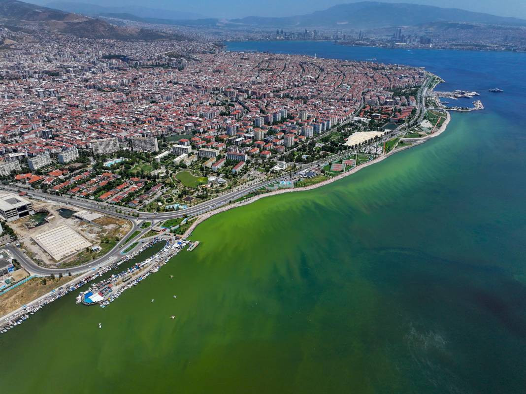 İzmir’de denizin rengi değişti! Görüntü ne ifade ediyor? - Resim: 7